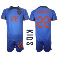 Camiseta Países Bajos Denzel Dumfries #22 Segunda Equipación Replica Mundial 2022 para niños mangas cortas (+ Pantalones cortos)